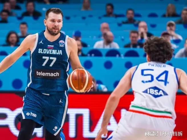 狂砍42+10！得分篮板一把抓，终于理解老詹为何要转型当3D了