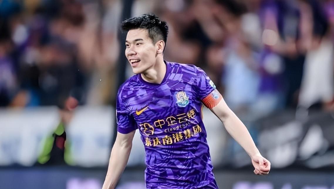 开云官网-武汉三镇后防已迎来多条新大鱼助阵，本赛季携手挑大梁，值得期待